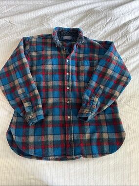 Vintage Pendleton Men's Blue Plaid Flannel Shirt - Classic Button-Down - Large